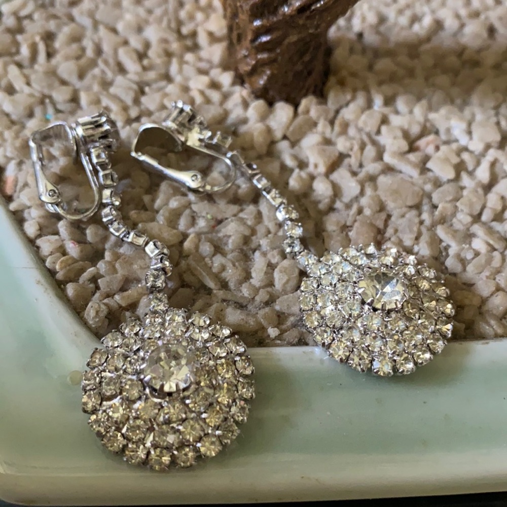 Vintage crystal clip on earring